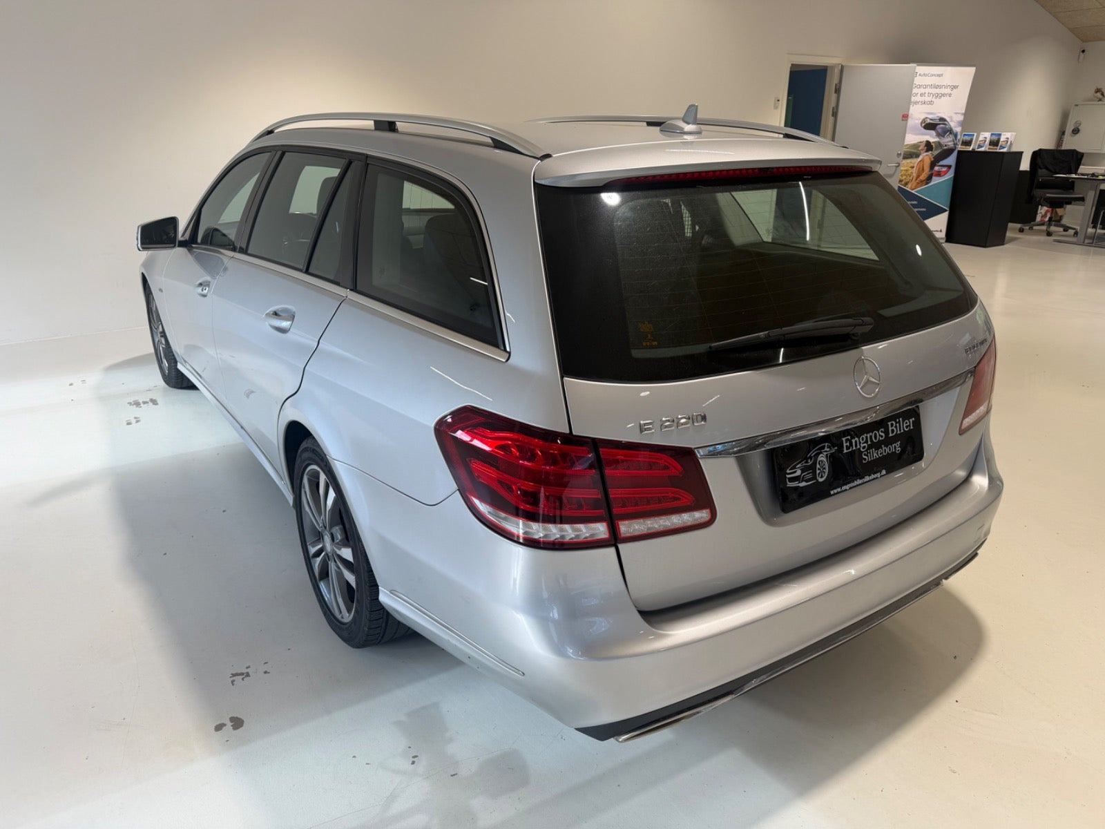 Sølv Mercedes E220 fra 2015