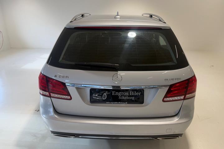 Sølv Mercedes E220 fra 2015