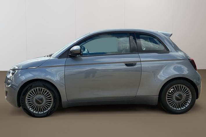 Grå Fiat 500e fra 2022