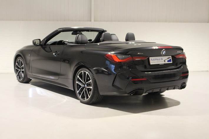 Sort BMW M440i fra 2021