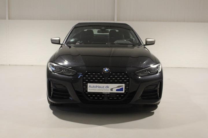 Sort BMW M440i fra 2021