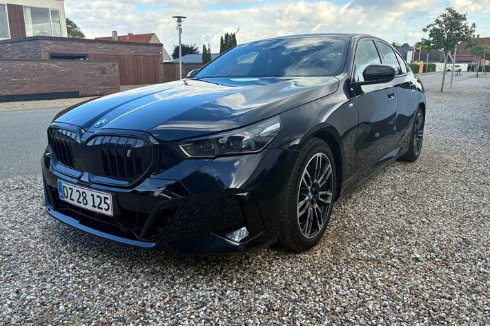 undefined BMW i5 fra 2024 set udefra