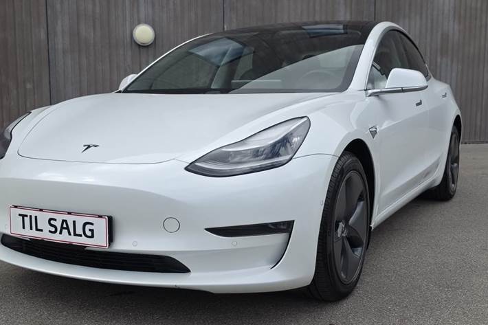 undefined Tesla Model 3 fra 2020 set udefra