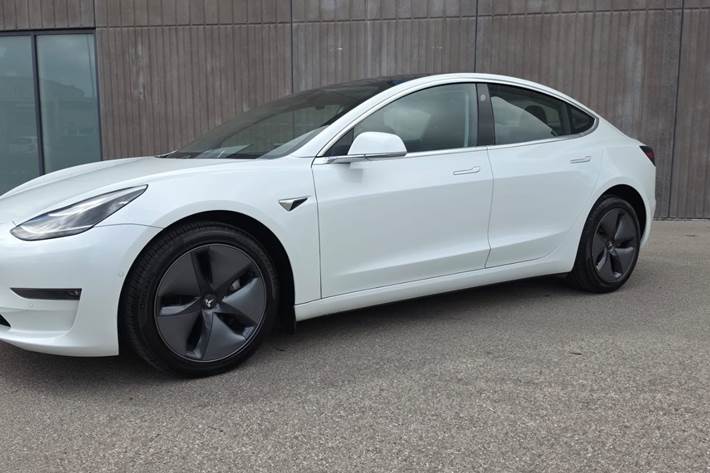 undefined Tesla Model 3 fra 2020