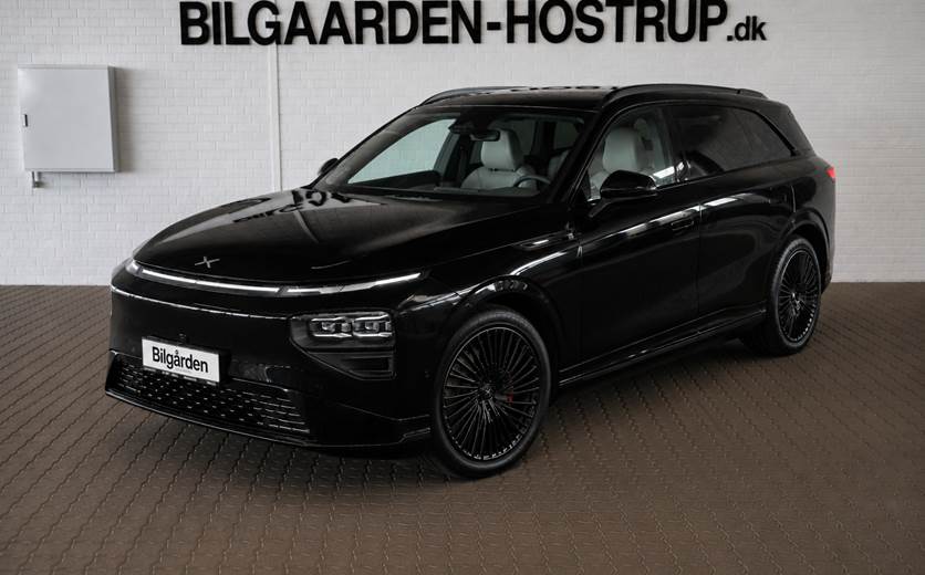 Xpeng G9 Performance Black Edition