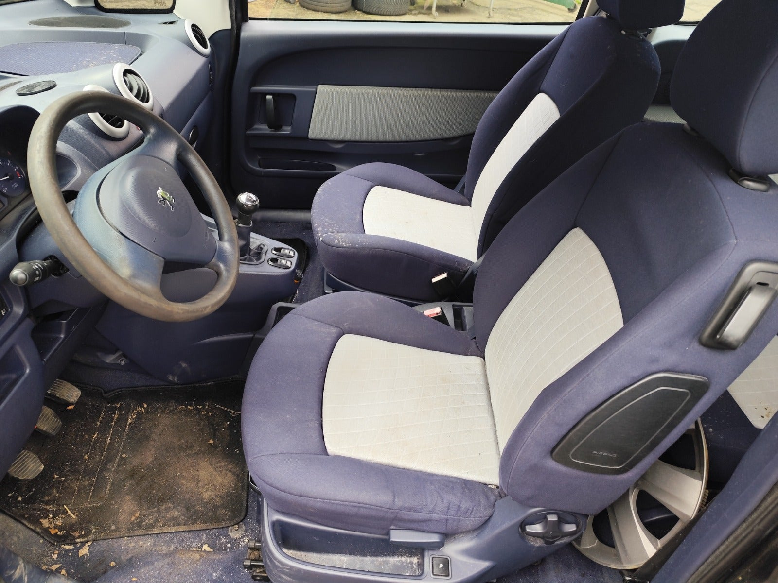 undefined Peugeot 1007 fra 2005 set indefra