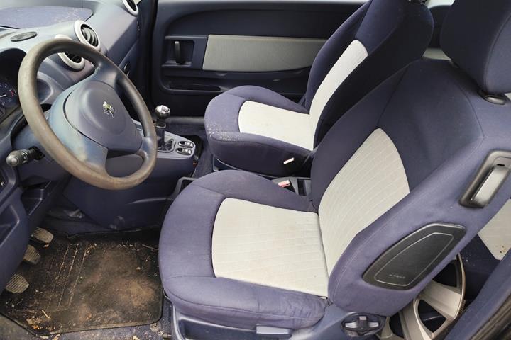 undefined Peugeot 1007 fra 2005 set indefra