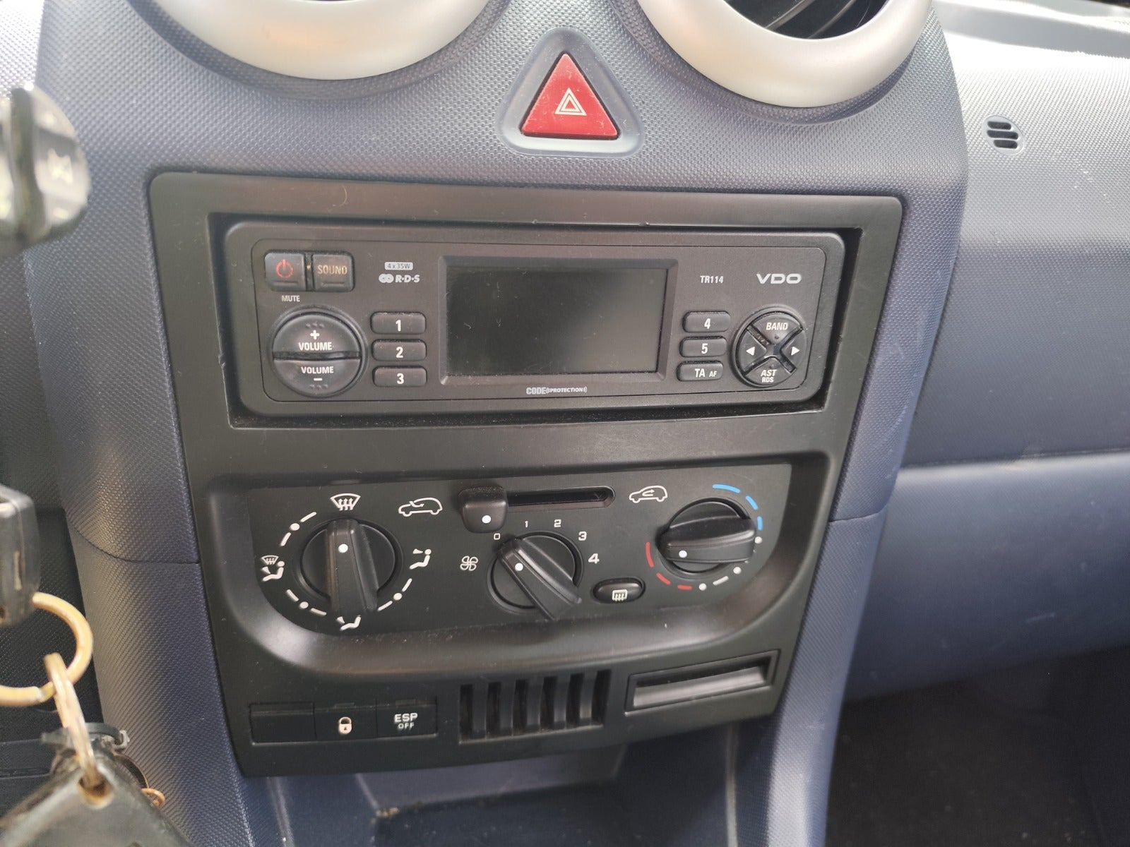 undefined Peugeot 1007 fra 2005 set indefra