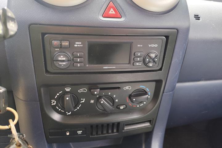 undefined Peugeot 1007 fra 2005 set indefra