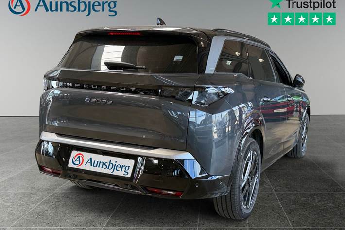 Grå Peugeot e-5008 fra 2026