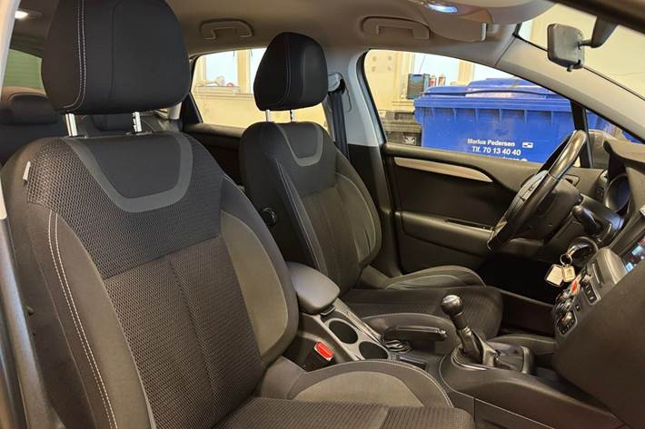 Grå Citroën C4 fra 2017