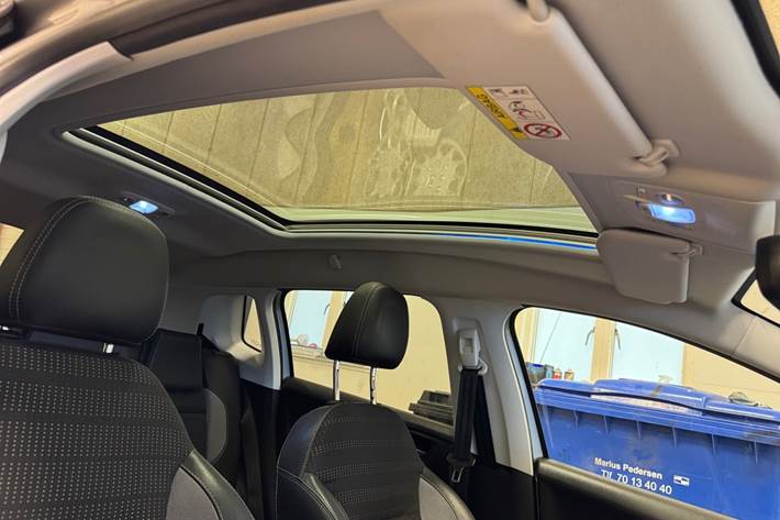 Sølv Peugeot 2008 fra 2018