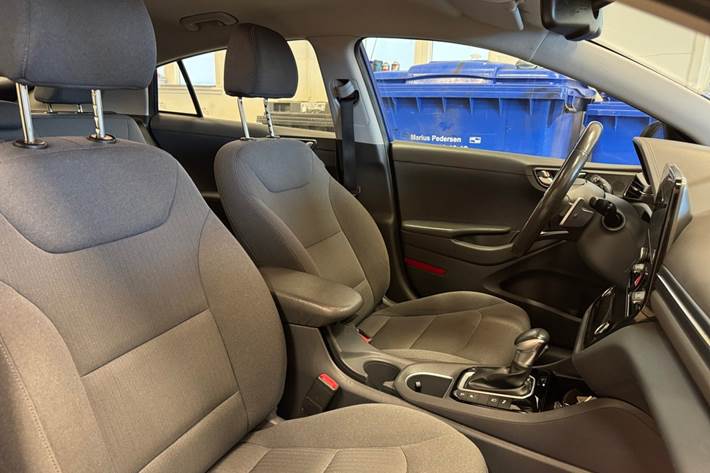 Blå Hyundai Ioniq fra 2020