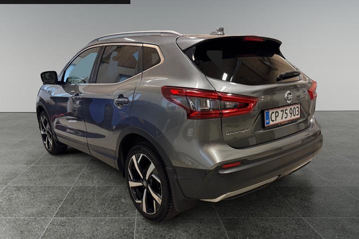 Sølv Nissan Qashqai fra 2018