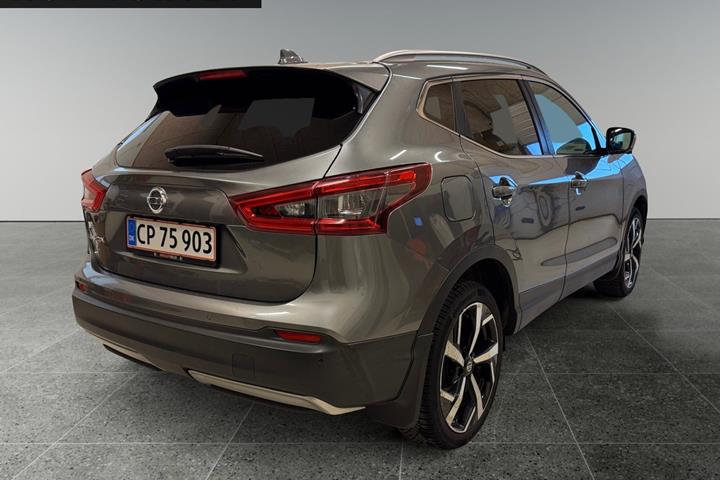 Sølv Nissan Qashqai fra 2018