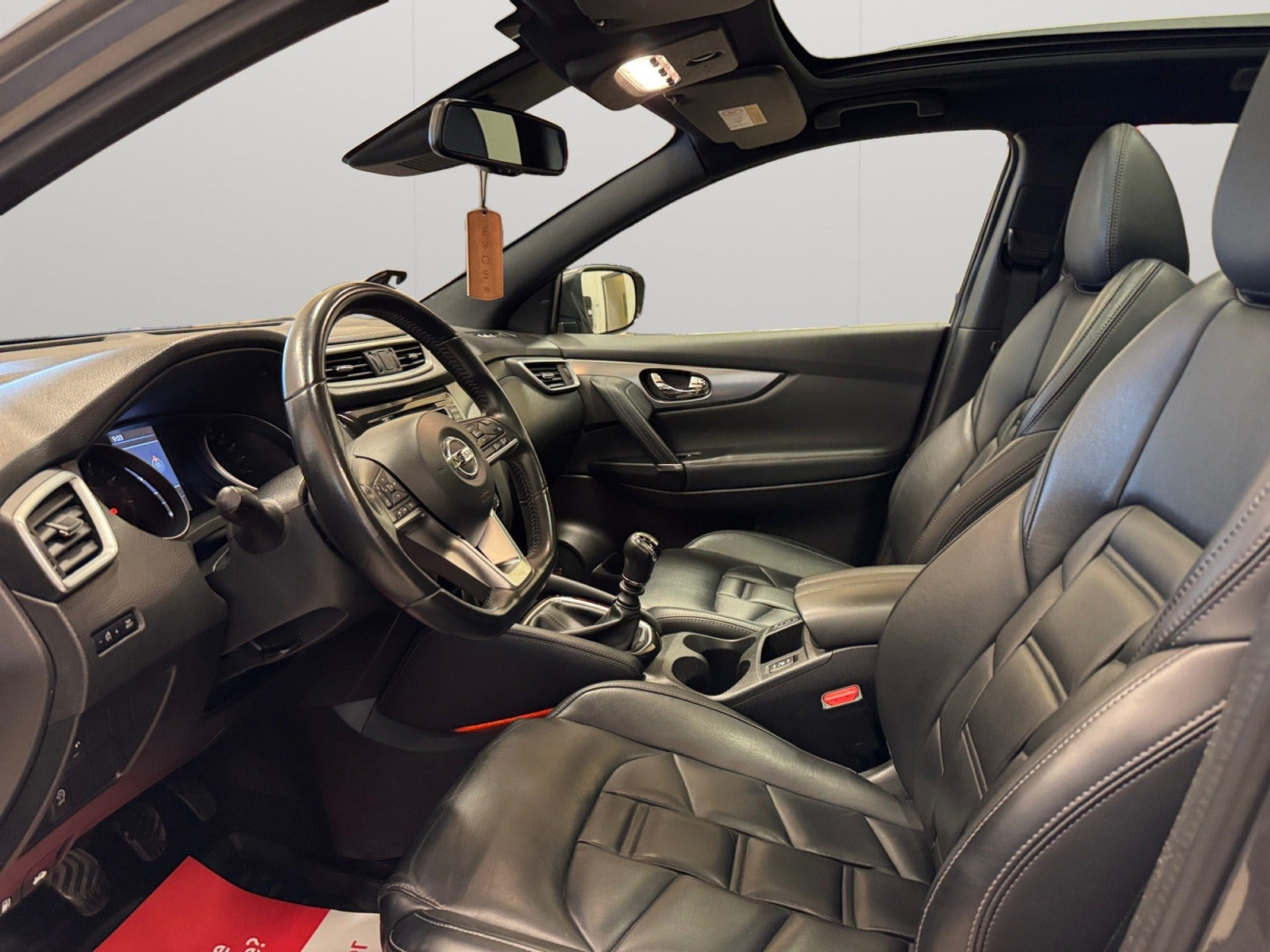 Sølv Nissan Qashqai fra 2018