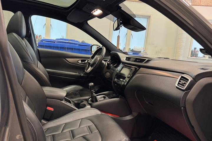 Sølv Nissan Qashqai fra 2018