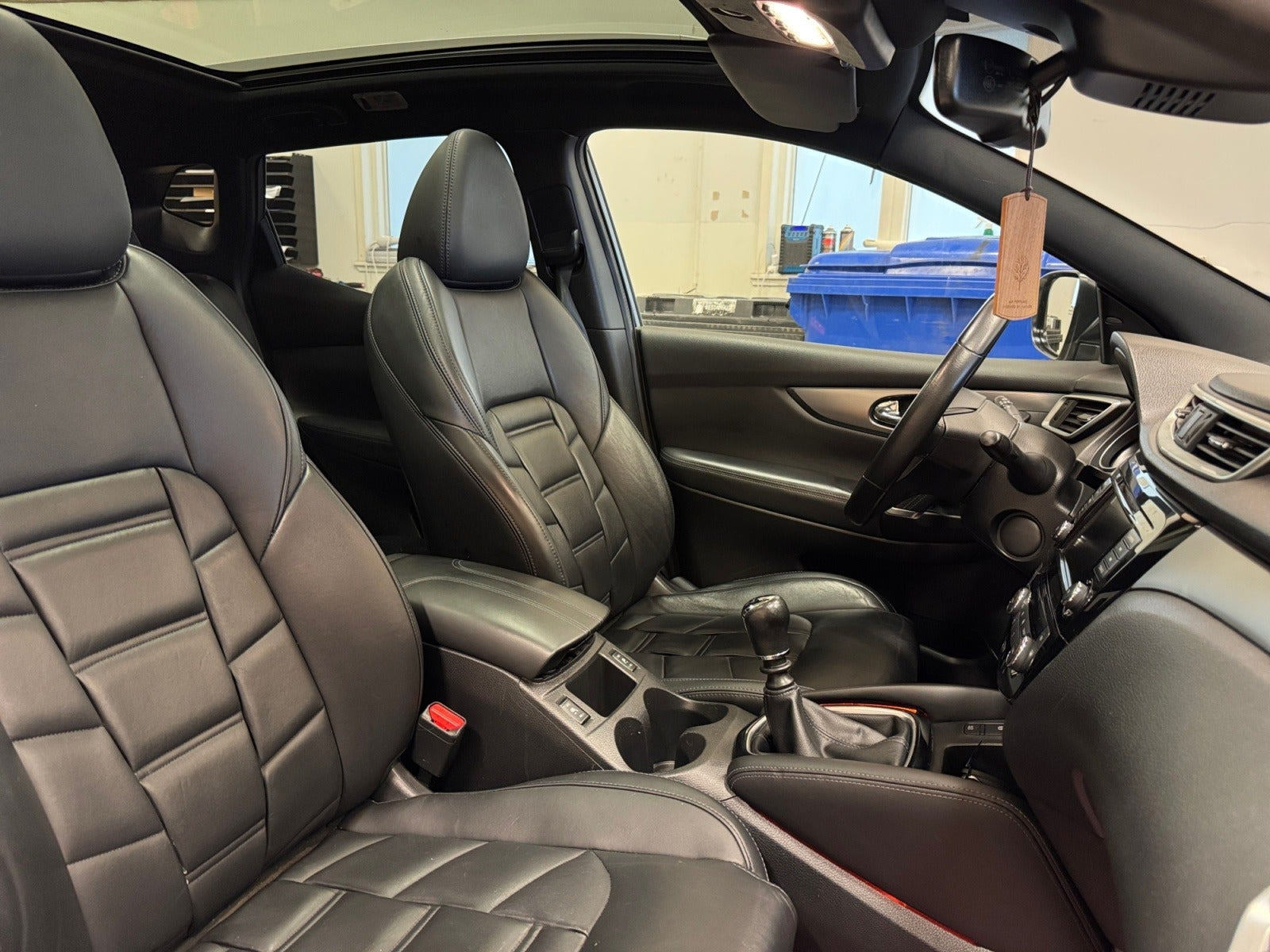 Sølv Nissan Qashqai fra 2018