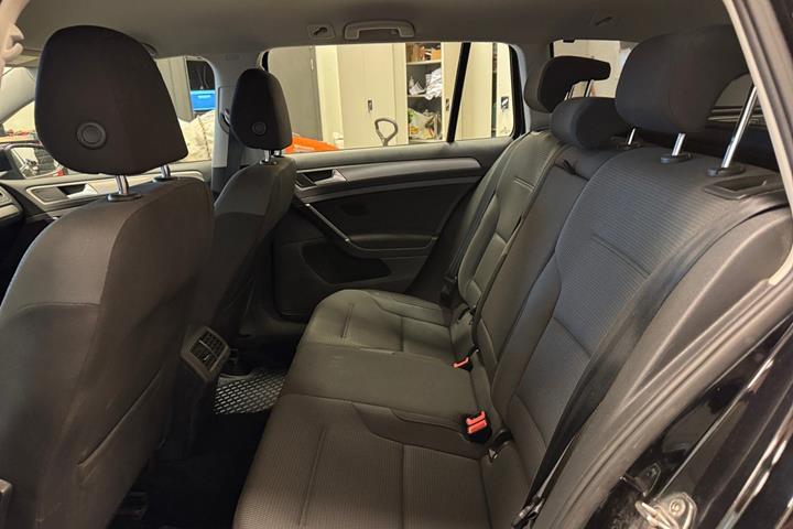 Sort VW Golf VII fra 2015