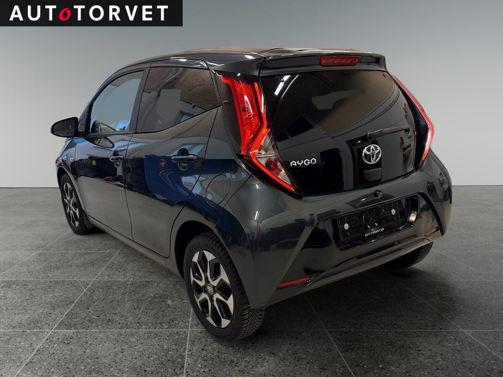 Sort Toyota Aygo fra 2021