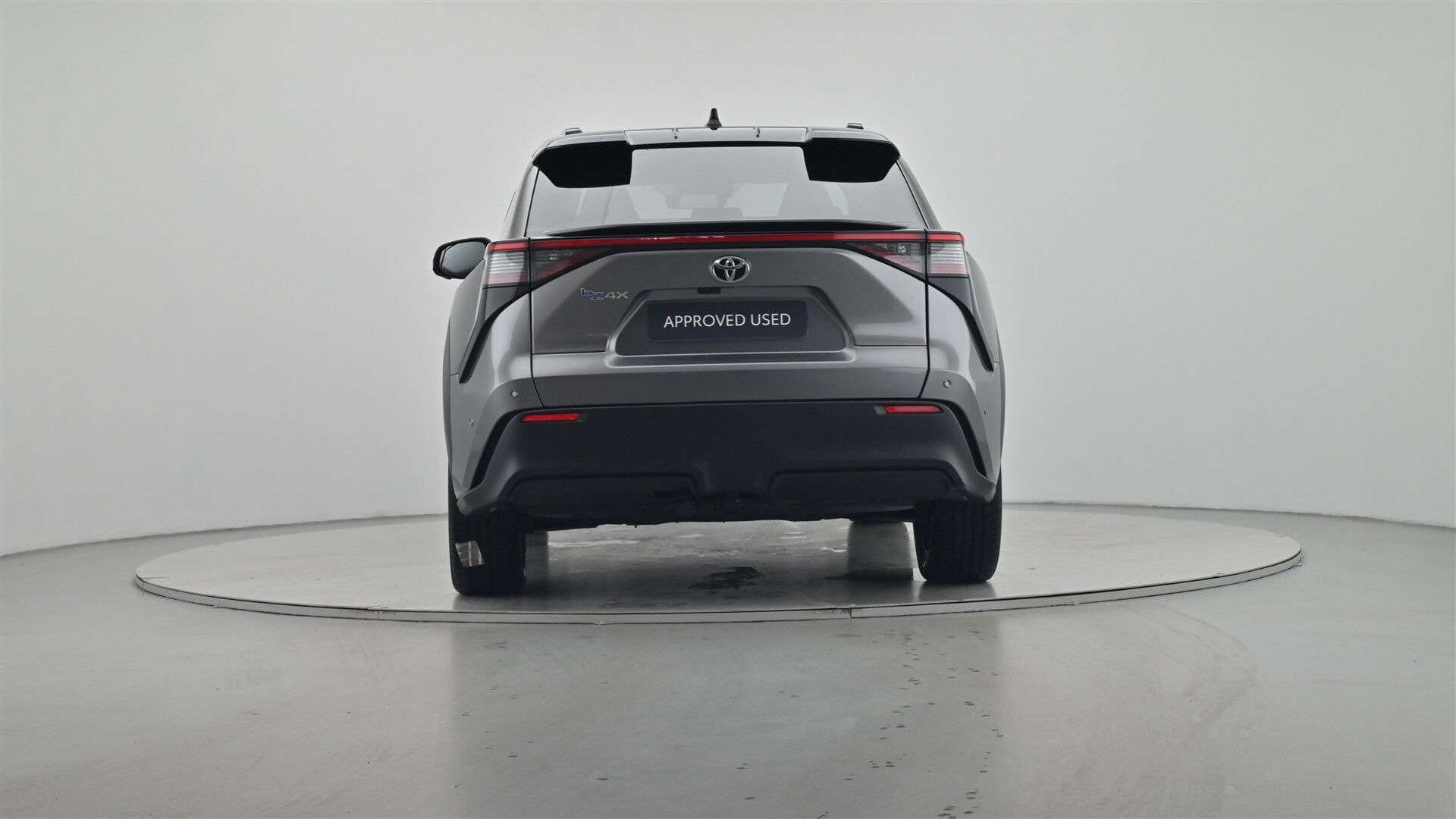 Grå Toyota BZ4X fra 2024