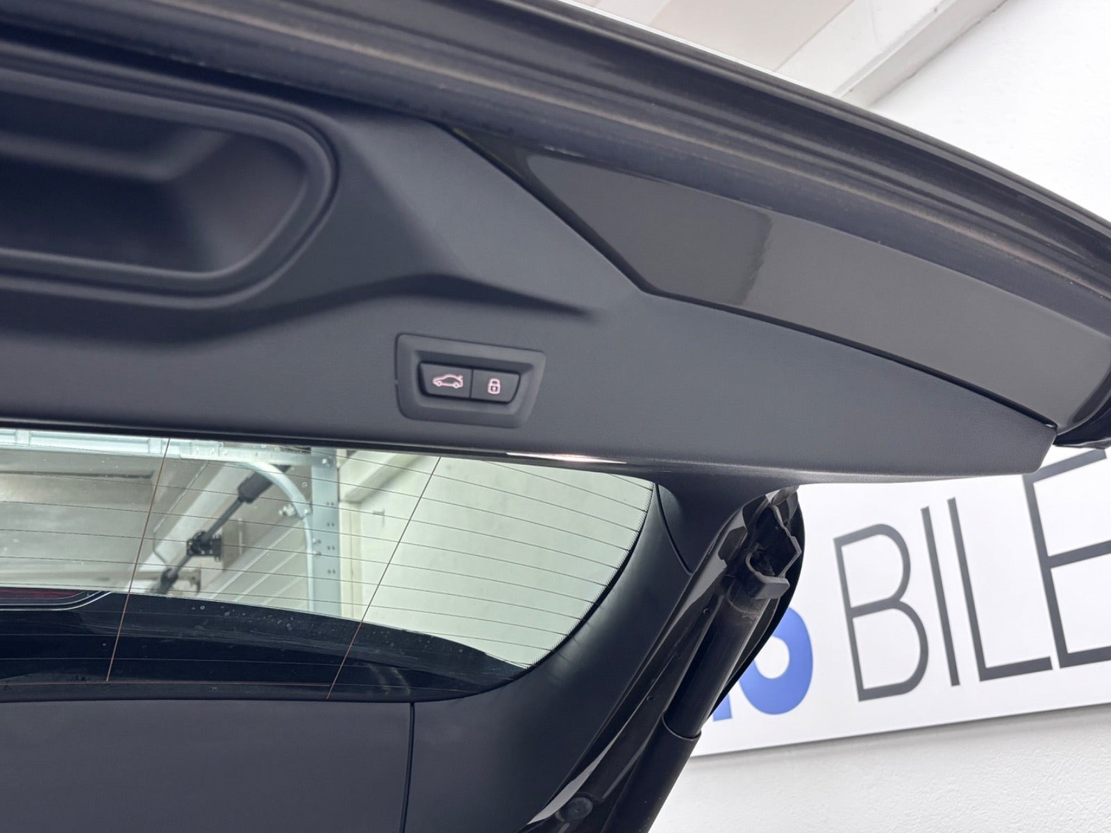 Brun BMW X5 fra 2024