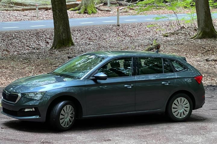 Sort Skoda Scala fra 2021