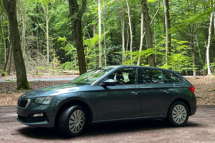 Sort Skoda Scala fra 2021