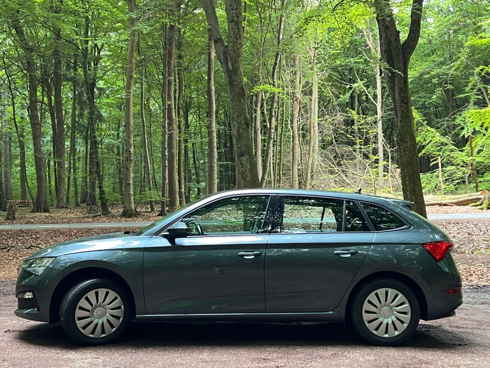 Sort Skoda Scala fra 2021