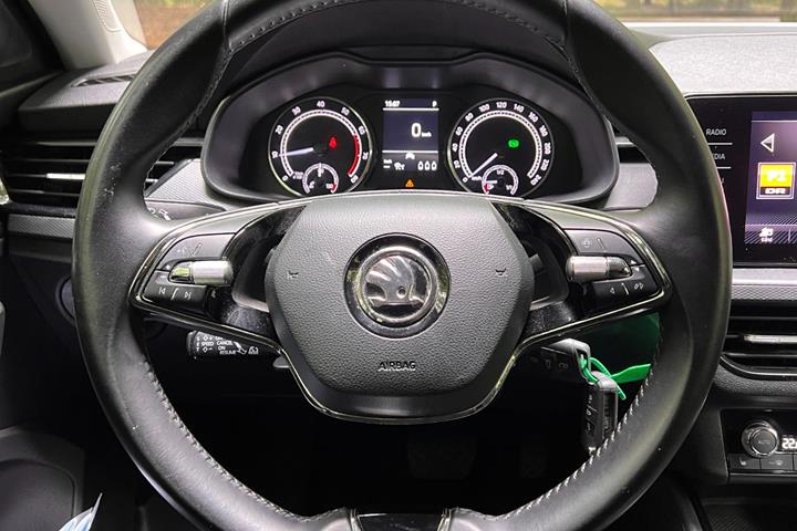 Sort Skoda Scala fra 2021