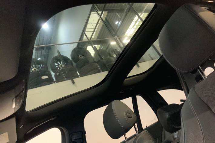 Grå Mercedes E300 de fra 2020