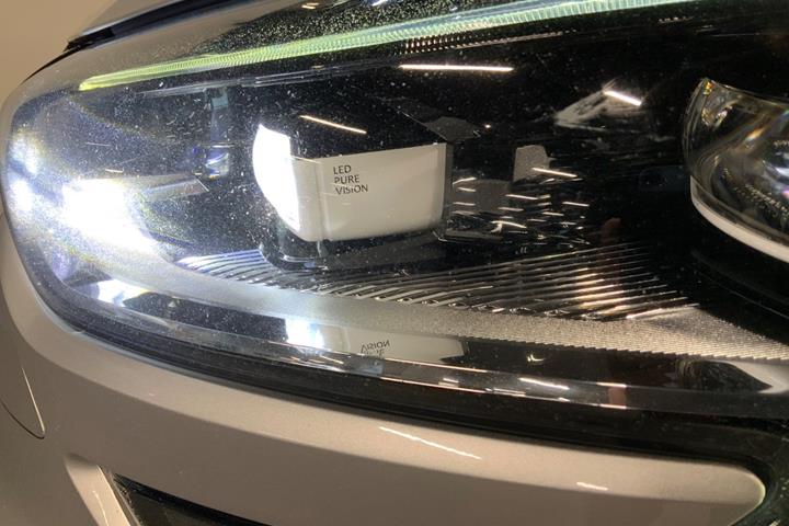 Sølv Renault Megane IV fra 2018