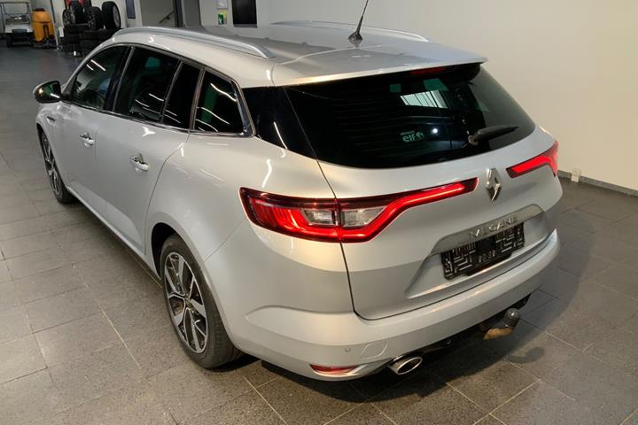 Sølv Renault Megane IV fra 2018