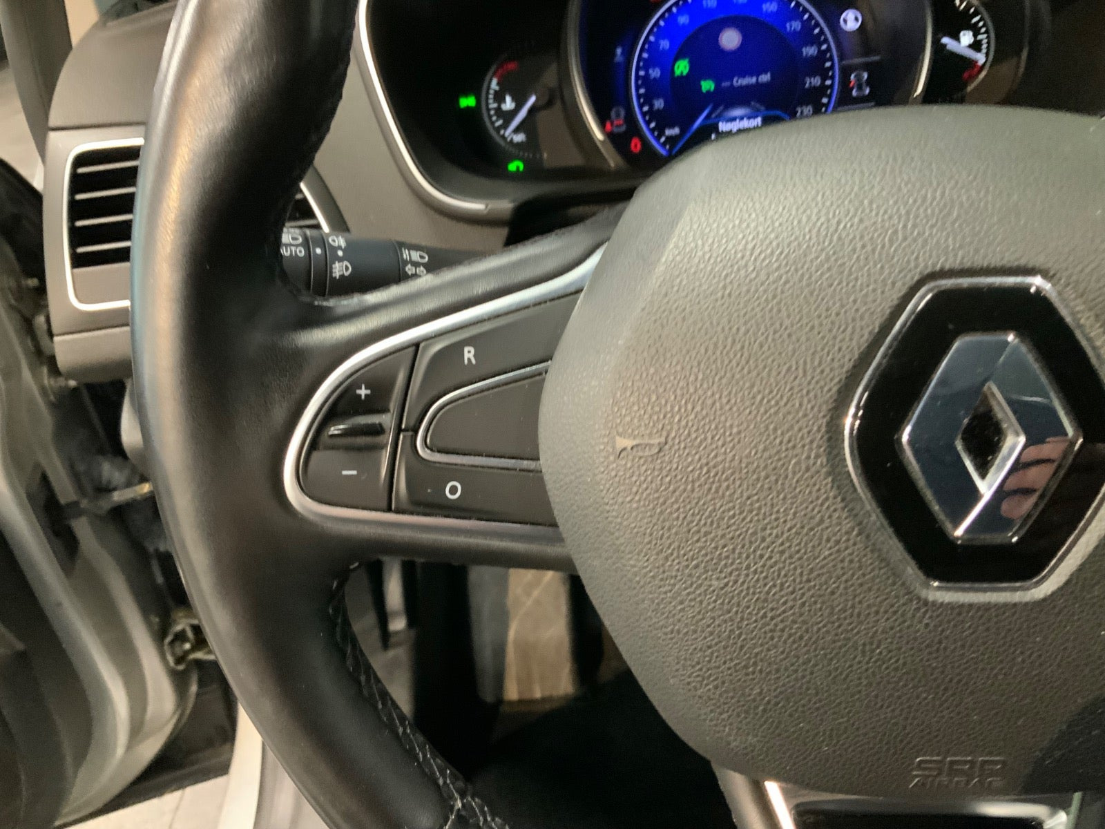 Sølv Renault Megane IV fra 2018