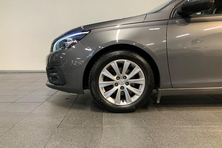 Grå Peugeot 308 fra 2019