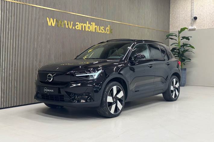Sort Volvo XC40 fra 2023