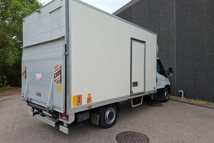 Hvid Iveco Daily fra 2016