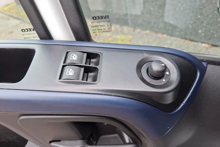 Hvid Iveco Daily fra 2016