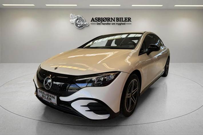 Hvid Mercedes EQE300 fra 2023