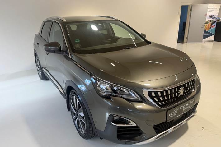Grå Peugeot 3008 fra 2017