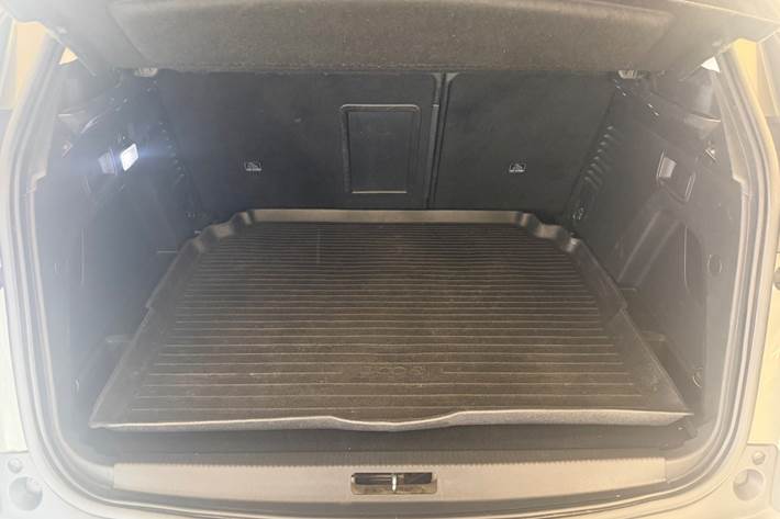 Grå Peugeot 3008 fra 2017