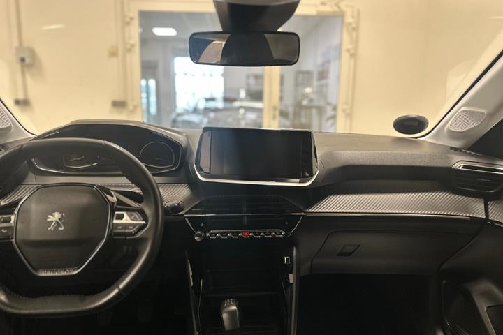 Grå Peugeot 208 fra 2022