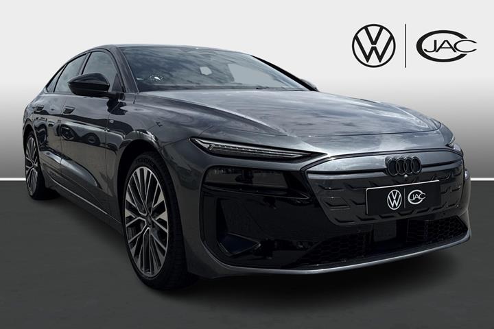 Grå Audi A6 e-tron fra 2025 set udefra