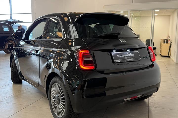 Sort Fiat 500e fra 2023