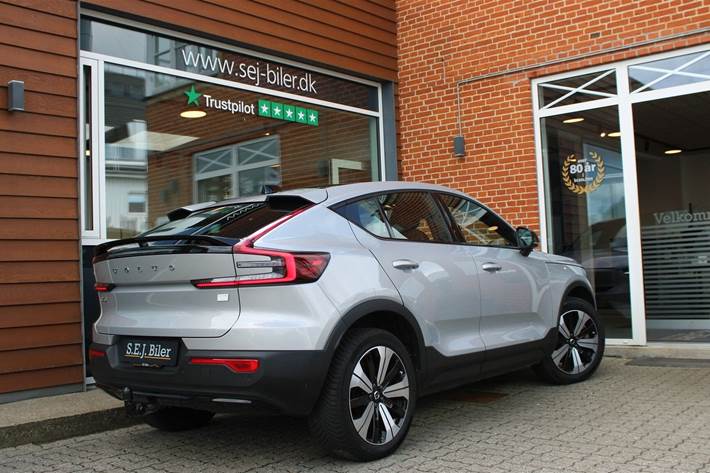 Sølv Volvo C40 fra 2023