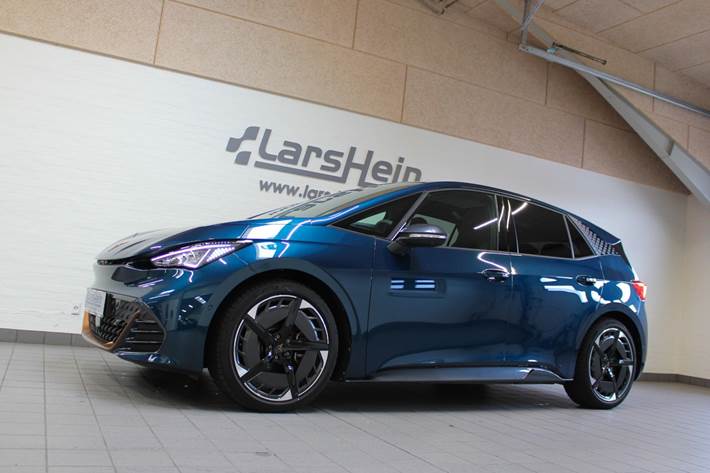Blå Cupra Born fra 2025