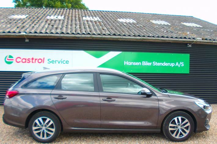 Grå Hyundai i30 fra 2020