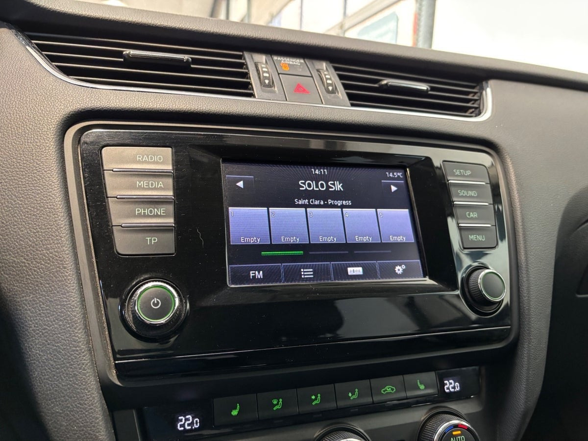 Hvid Skoda Octavia fra 2014