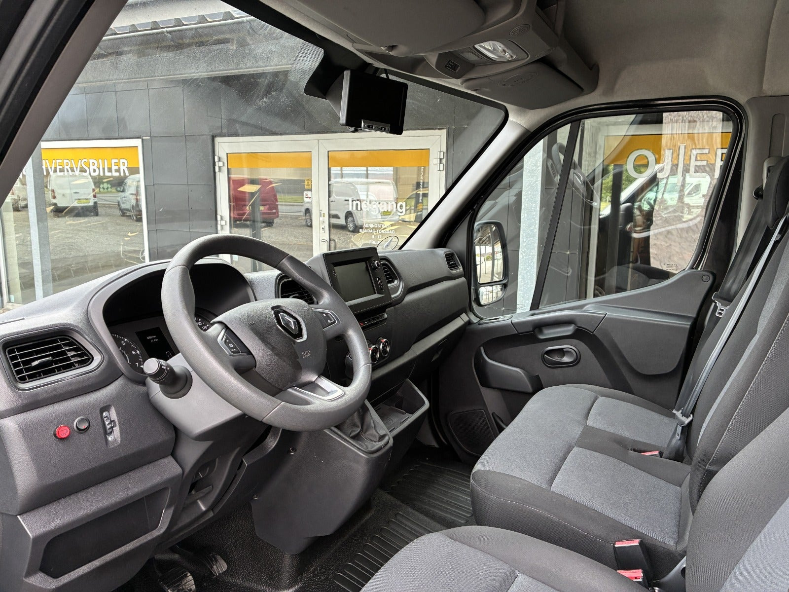 Sort Renault Master IV T35 fra 2022