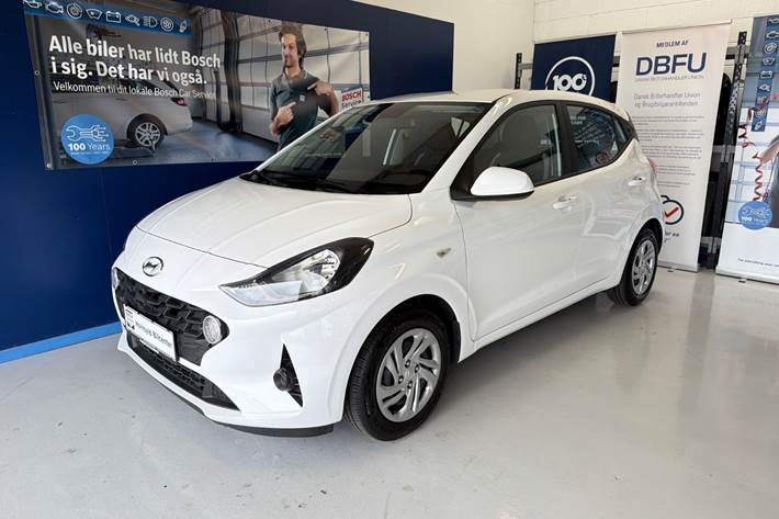 Hvid Hyundai i10 fra 2023